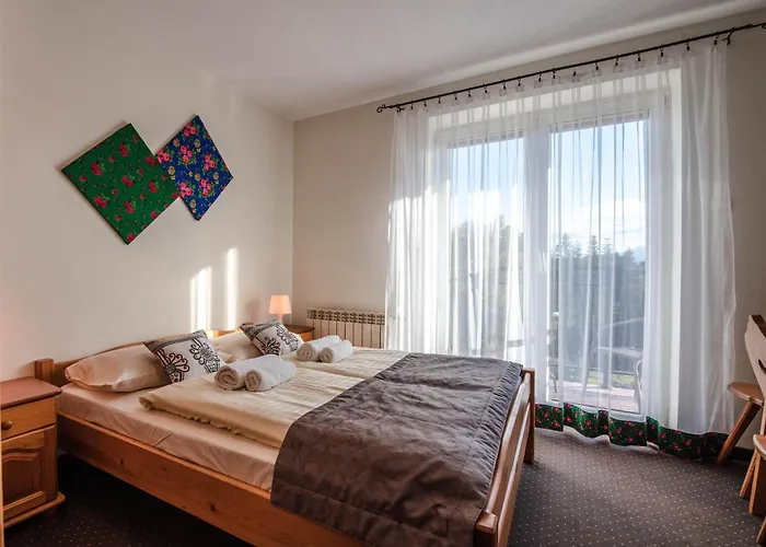 Karolina Πανσιόν 3*