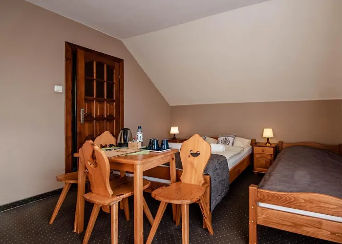 Karolina Πανσιόν 3*