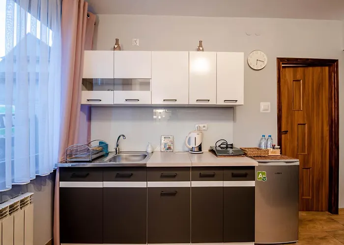 Karolina Πανσιόν